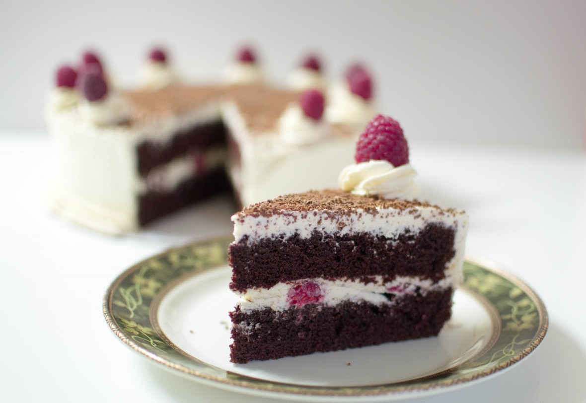Chocolate Cake With Raspberries And Cream
