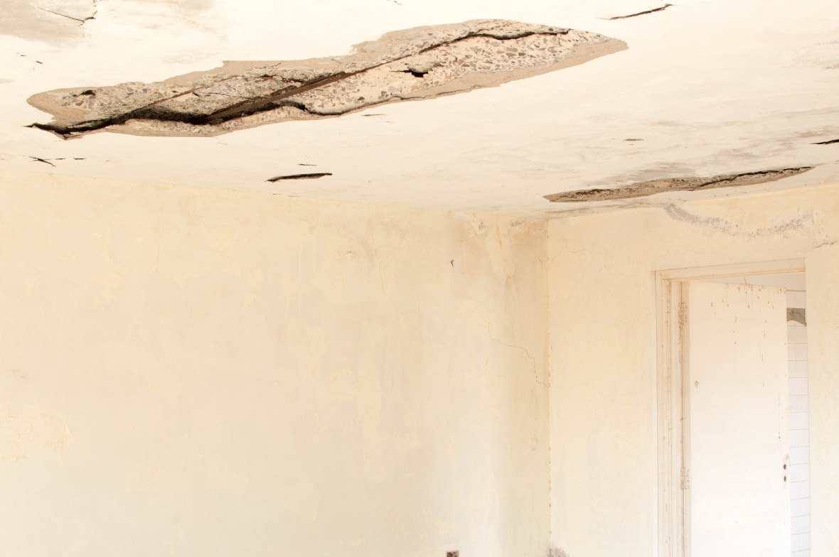 Broken Ceiling, Abandoned City, Al Jazirat Al Hamra, Ras Al Khaimah, UAE