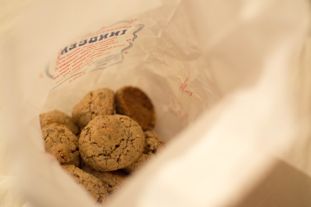 Hazelnut Meringue Biscuits, Biscottificio Artigiano Innocenti, Rome, Italy