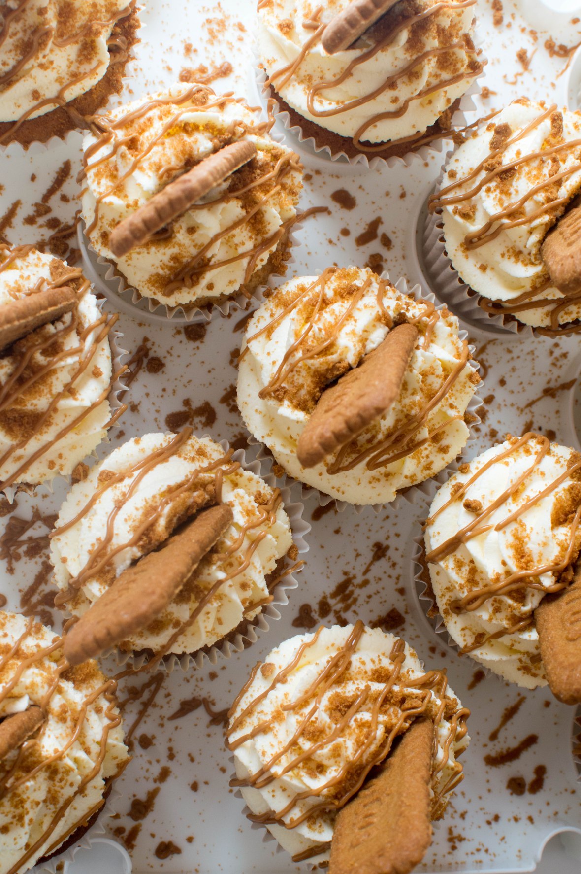 Lotus Biscoff Cupcakes With Whipped Cream Frosting And Speculoos Drizzle - Kay's Kitchen