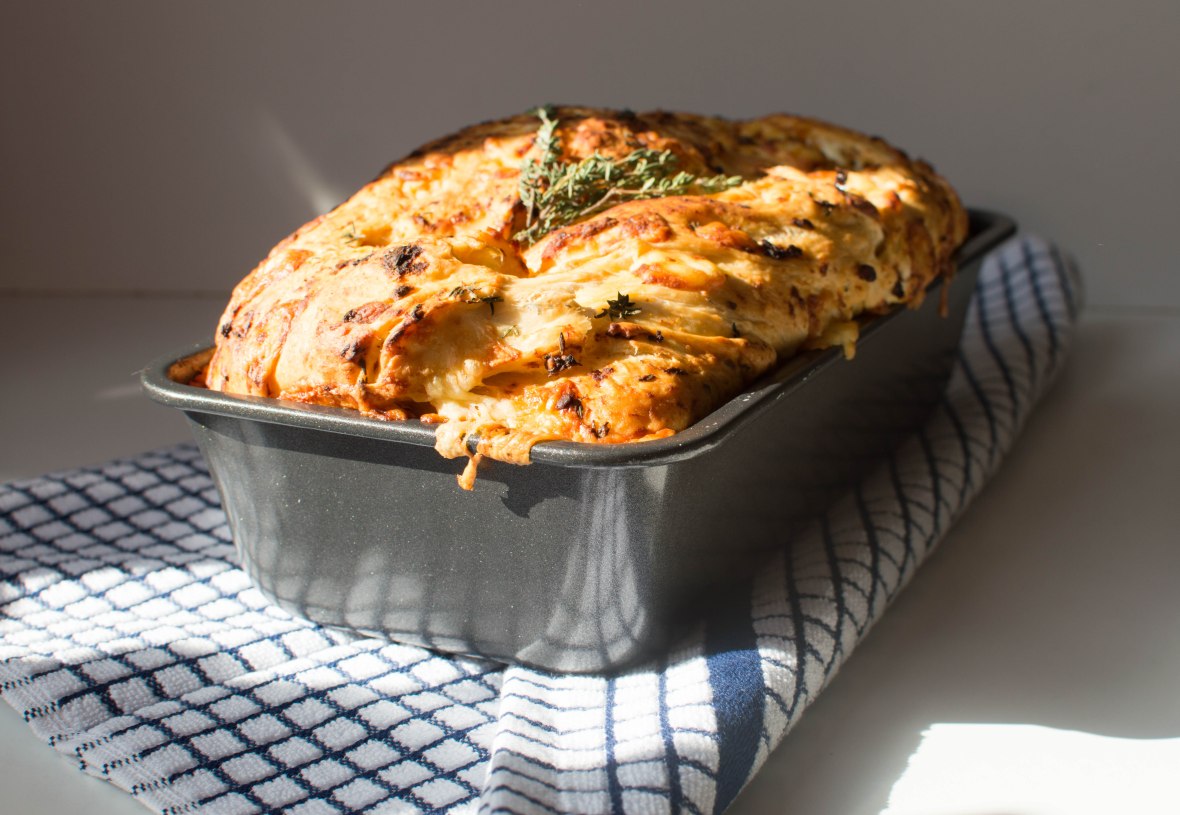 sundried-tomato-thyme-cheese-loaf-kays-kitchen