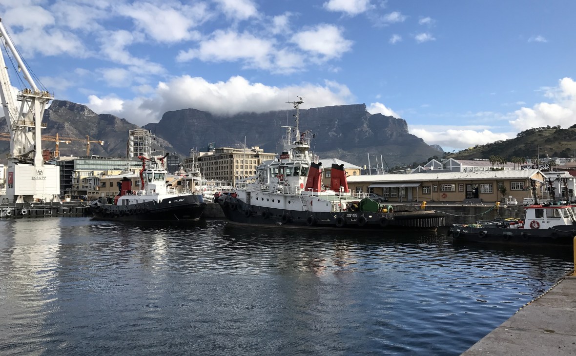 boats-at-va-waterfront-cape-town-south-africa