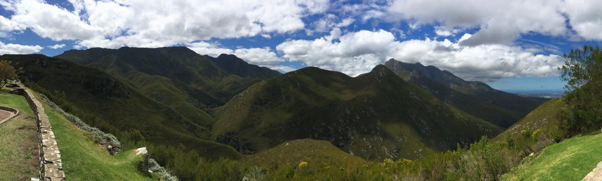 oudtshoorn-mountains-panorama-south-africa