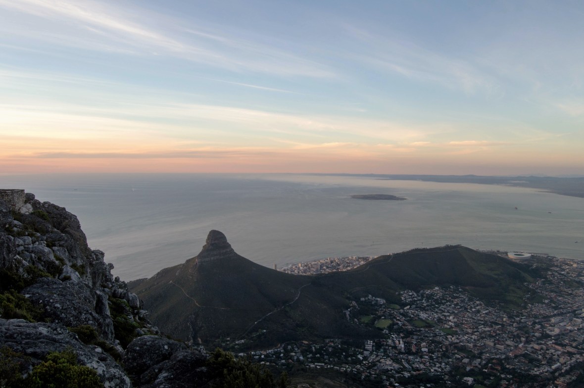 sun-setting-over-cape-town-table-mountain-south-africa