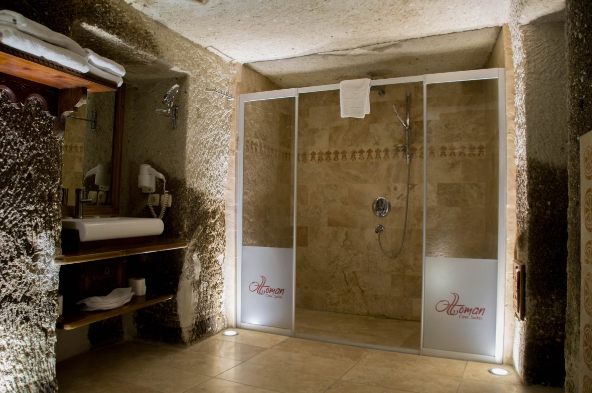 bathroom-ottoman-cave-suites-capadoccia-turkey