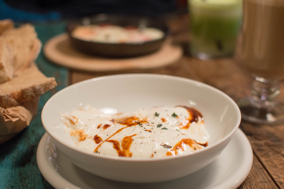 cilbir-turkish-eggs-cafe-cuma-istanbul-turkey
