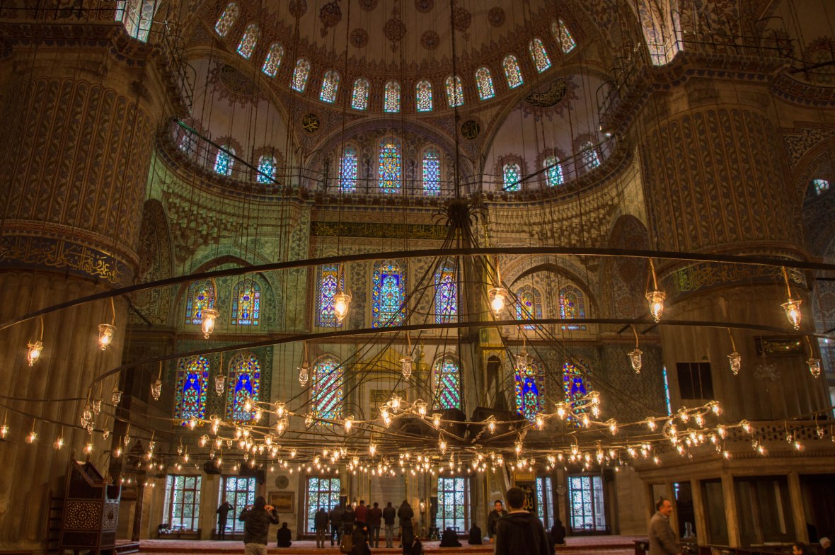 inside-the-blue-mosque-istanbul-turkey