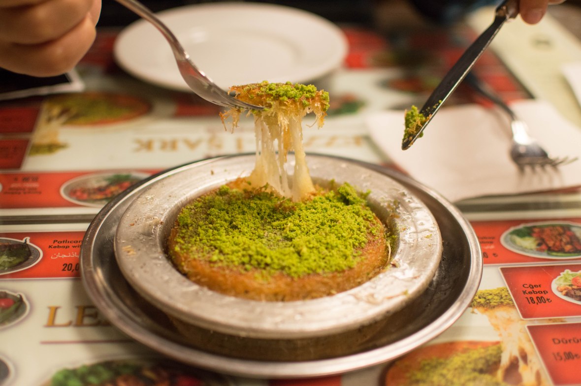 kunefe-lezzet-i-sark-istanbul-turkey
