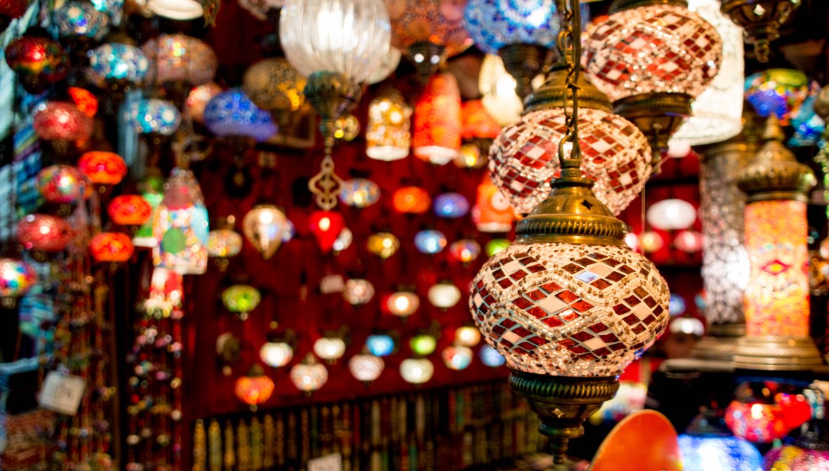 lamps-at-the-grand-bazaar-istanbul-turkey