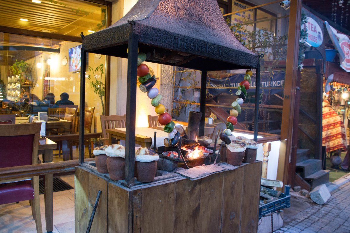 testi-kebabi-kebapzade-goreme-capadoccia-turkey
