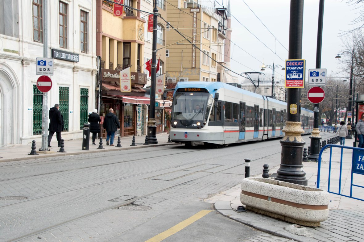 tram-istanbul-turkey