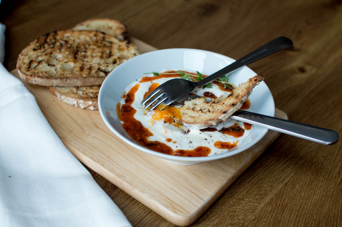 turkish-poached-eggs-in-yoghurt-kays-kitchen