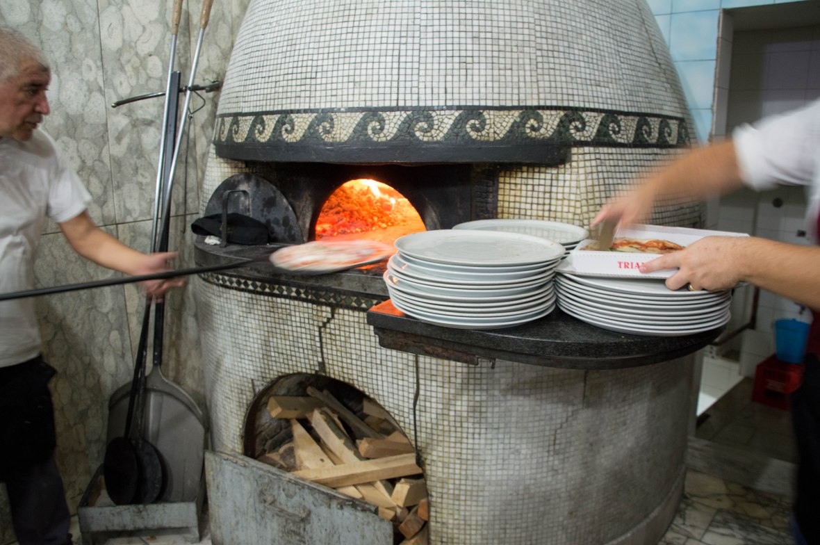 Woodfire Oven, Pizzeria Trianon, Naples, Italy