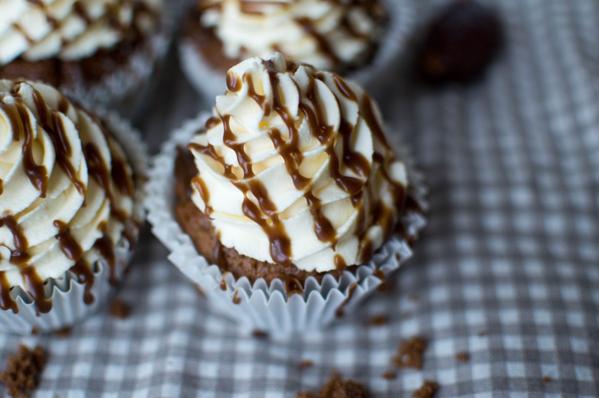 Sticky Toffee Pudding Cupcakes With Cream And Toffee Sauce - Kay's Kitchen
