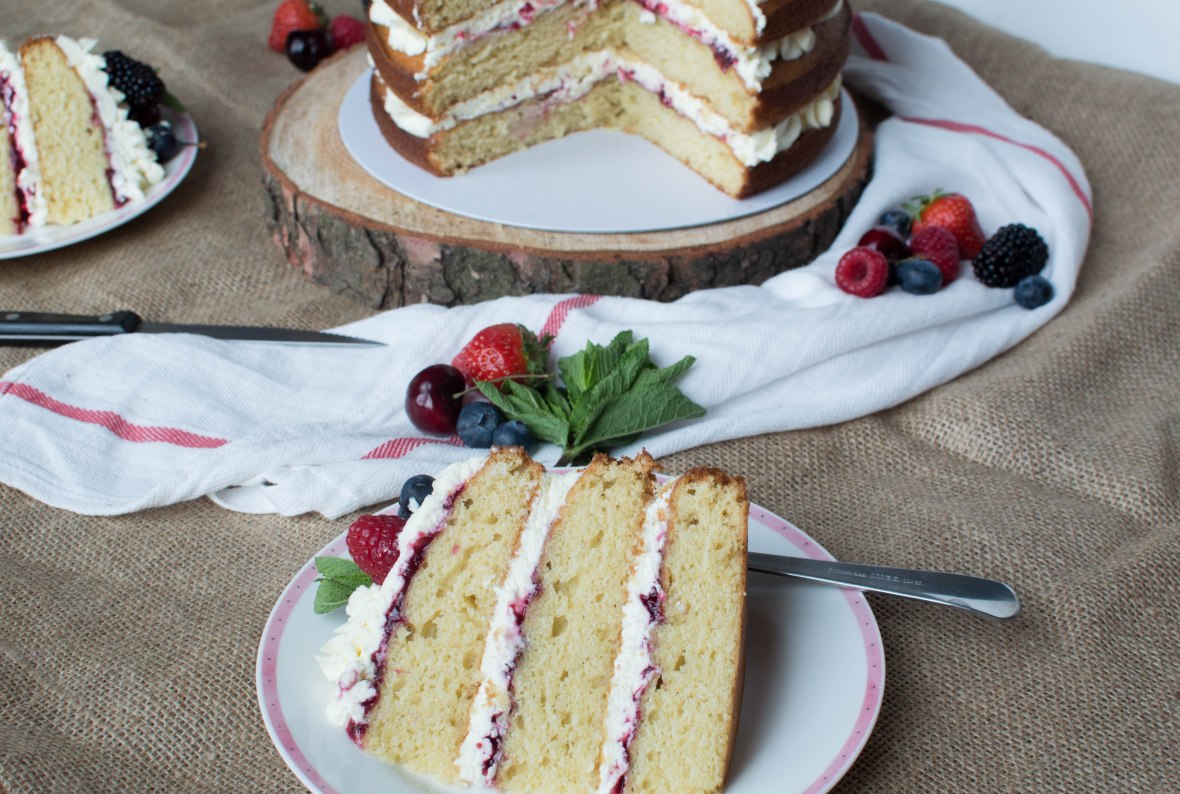 Summer Berries And Cream Cake - Kay's Kitchen
