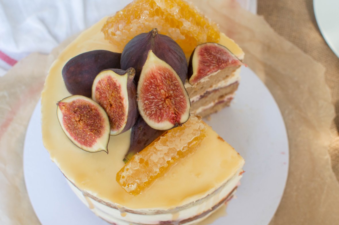Spiced Fig And Honeycomb Cake - Kay's Kitchen