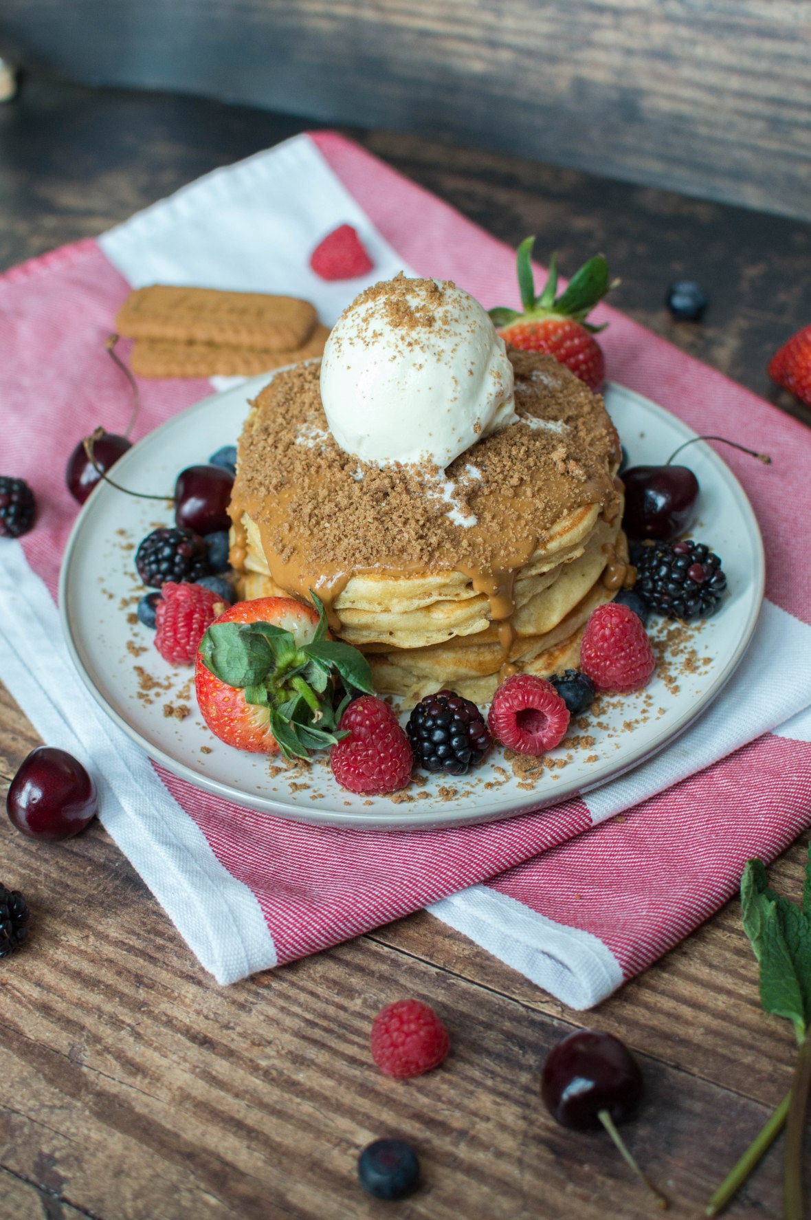 Speculaas Pancakes With Vanilla Ice Cream - Kay's Kitchen